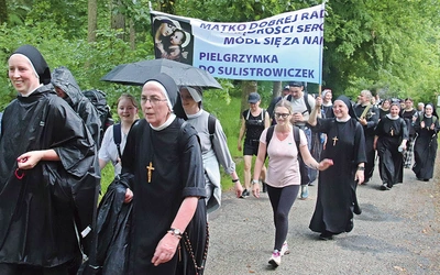 W święto Nawiedzenia NMP 80 osób przeszło 25 kilometrów w intencji nowych powołań.