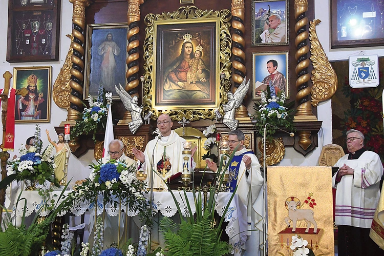 W sanktuarium MB Radosnej Opiekunki Przyrody abp Galbas zachęcał do przeczytania encykliki Franciszka i rachunku sumienia z troski o przyrodę. 