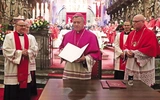 Podpisanie dokumentów otworzyło wielkie diecezjalne rekolekcje.