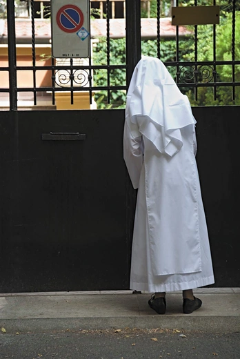 Modlitwa i wstrząsające rozmowy. Siostry zakonne, których charyzmatem jest czuwanie przed klinikami aborcyjnymi