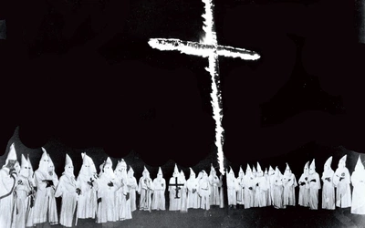 Ku Klux Klan. Jak antykatolicka sekta wykorzystała chrześcijańskie symbole?