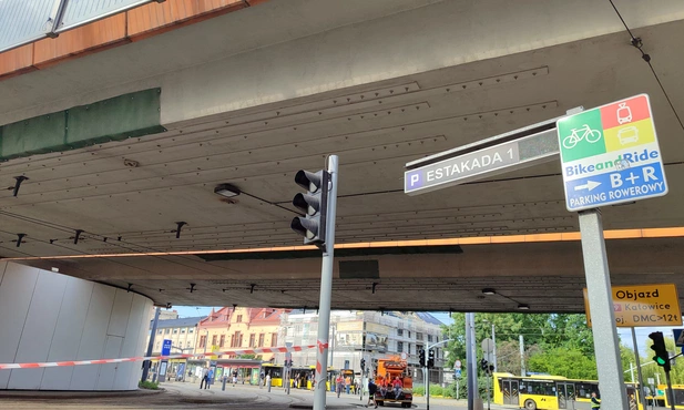 Chorzów. Ruch pociągów pod estakadą przywrócony 