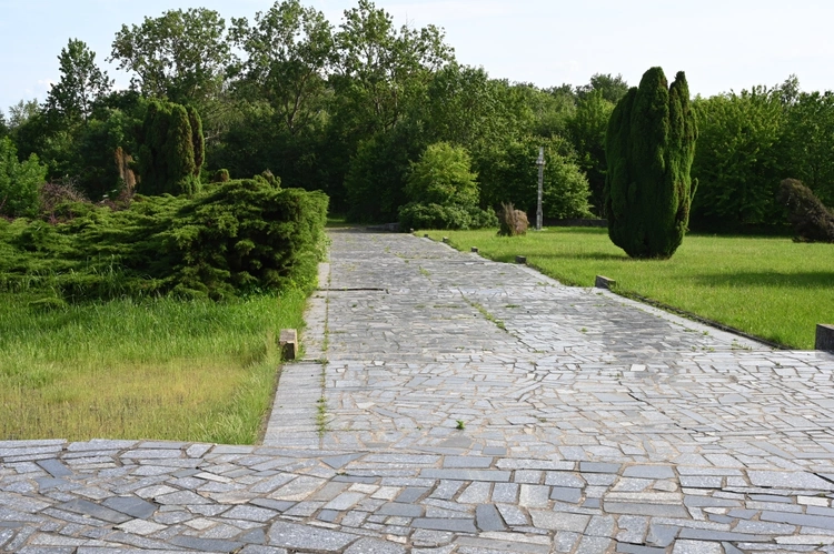 Pomnik Martyrologii Jeńców Wojennych