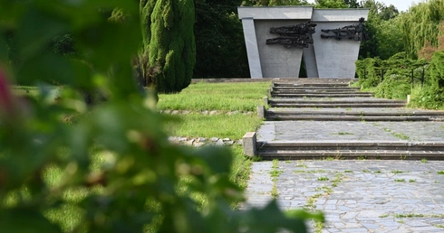 Pomnik Martyrologii Jeńców Wojennych