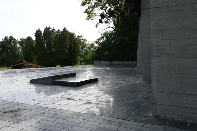 Pomnik Martyrologii Jeńców Wojennych