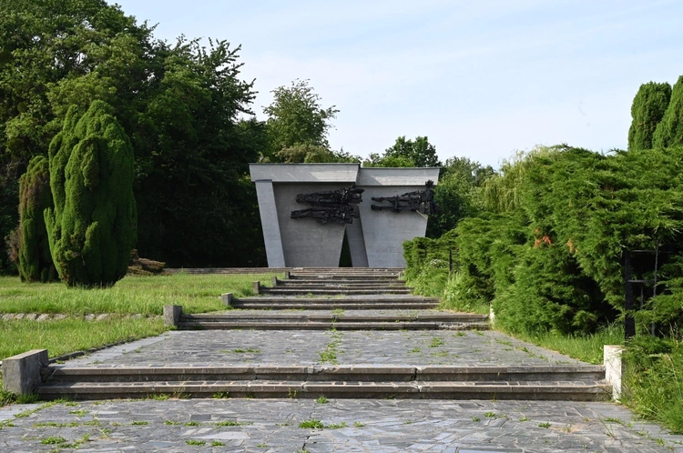 Pomnik Martyrologii Jeńców Wojennych
