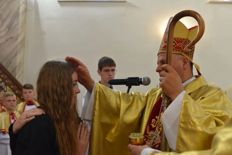 Bierzmowanie w Trzetrzewinie