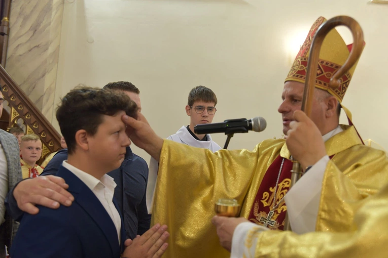 Bierzmowanie w Trzetrzewinie