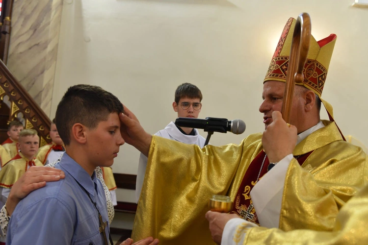 Bierzmowanie w Trzetrzewinie