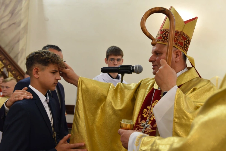 Bierzmowanie w Trzetrzewinie