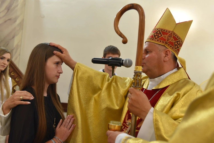 Bierzmowanie w Trzetrzewinie
