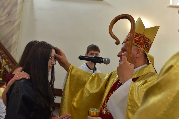 Bierzmowanie w Trzetrzewinie