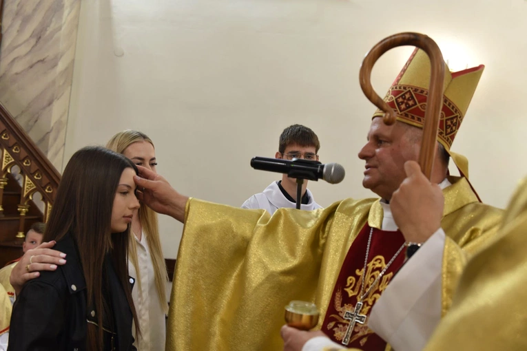 Bierzmowanie w Trzetrzewinie