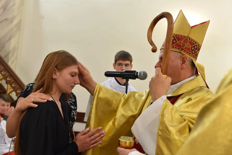 Bierzmowanie w Trzetrzewinie
