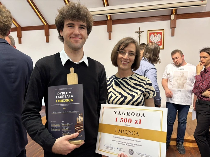 Pierwszy konkurs i pierwsza nagroda