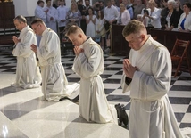 Bp Kamiński do neoprezbiterów: Zapomnijcie o sobie