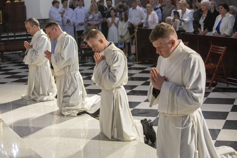 Święcenia kapłańskie na Pradze, cz. II