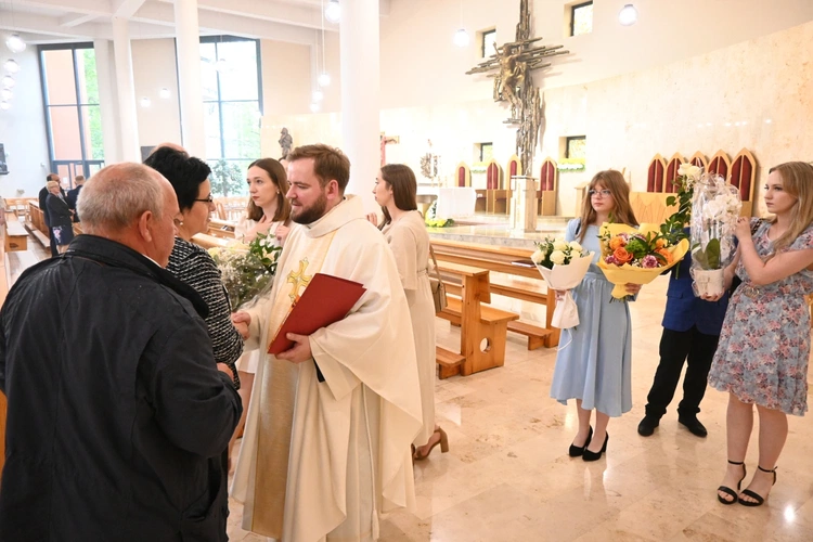 Podziękowania i dekrety nowych prezbiterów