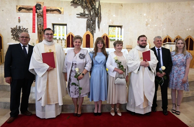 Podziękowania i dekrety nowych prezbiterów
