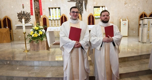 Podziękowania i dekrety nowych prezbiterów