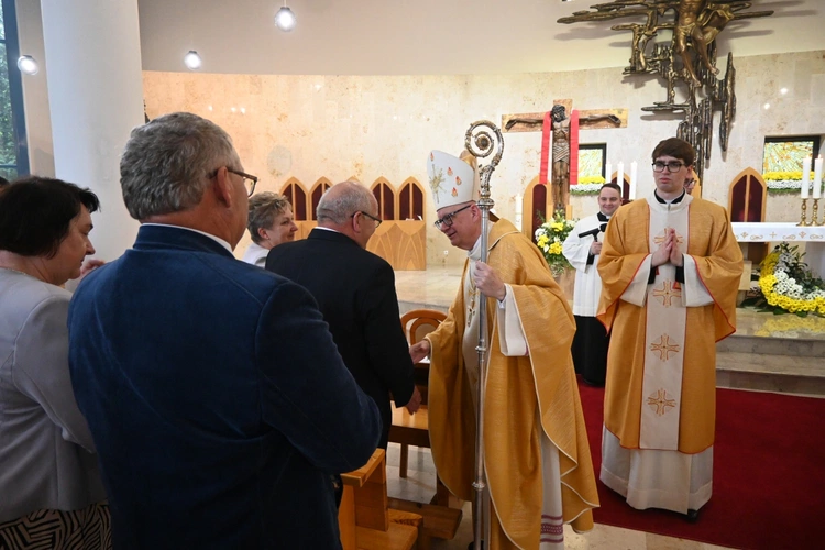 Podziękowania i dekrety nowych prezbiterów