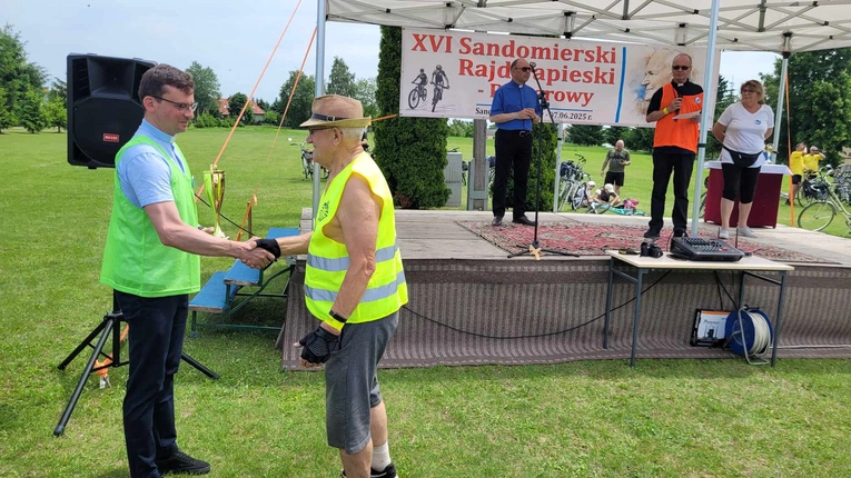 Rowerem dla Jana Pawła II