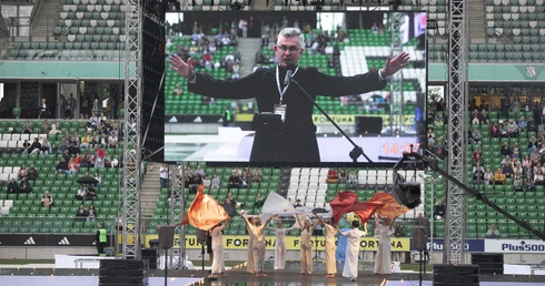 Jezus na Stadionie Legii. Adoracja, świadectwa, muzyka