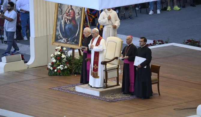 Papież Leon podczas czuwania w wigilię Zesłania Ducha Świętego