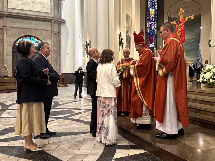 Wigilia Zesłania Ducha Świętego w katedrze Chrystusa Króla w Katowicach
