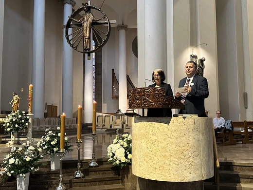 Wigilia Zesłania Ducha Świętego w katedrze Chrystusa Króla w Katowicach