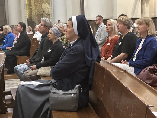 Wigilia Zesłania Ducha Świętego w katedrze Chrystusa Króla w Katowicach