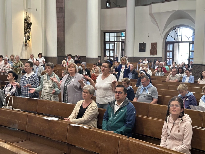 Wigilia Zesłania Ducha Świętego w katedrze Chrystusa Króla w Katowicach