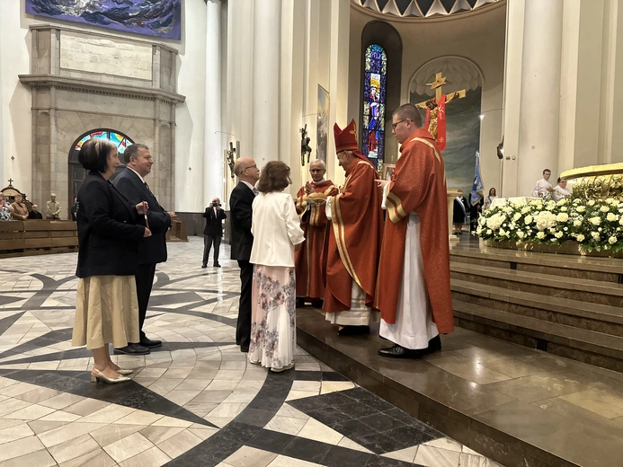 Wigilia Zesłania Ducha Świętego w katedrze Chrystusa Króla w Katowicach