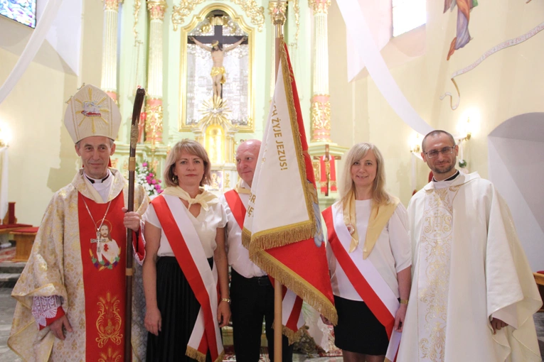Łęg Tarnowski. Poświęcenie sztandaru ASHNSPJ