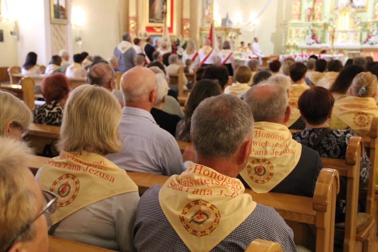 Łęg Tarnowski. Poświęcenie sztandaru ASHNSPJ