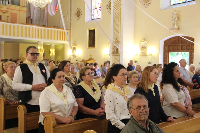 Łęg Tarnowski. Poświęcenie sztandaru ASHNSPJ