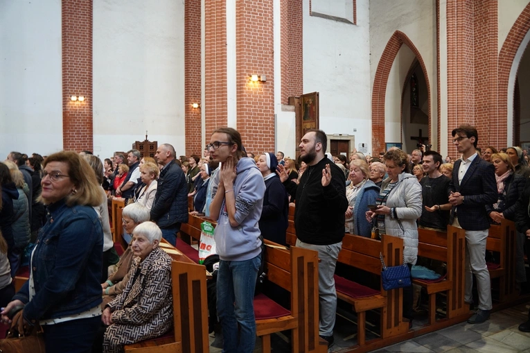 Diecezjalne czuwanie przed Zesłaniem Ducha Świętego - cz. 1.