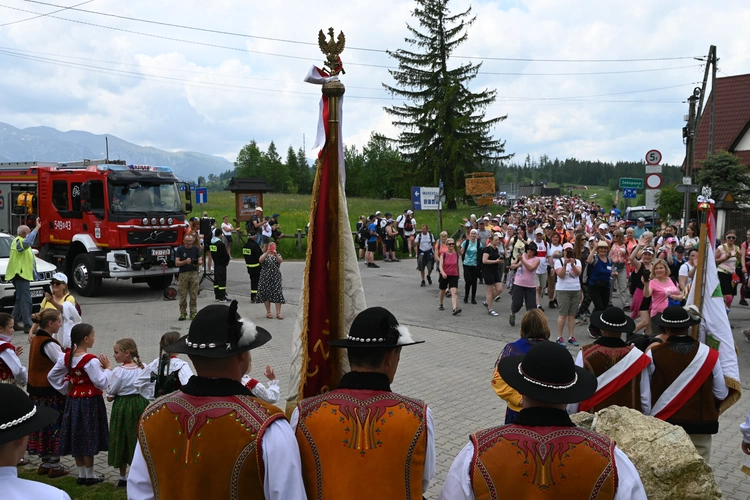 Papież przejechał, oni przeszli