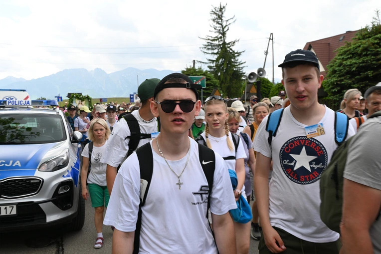 Papież przejechał, oni przeszli