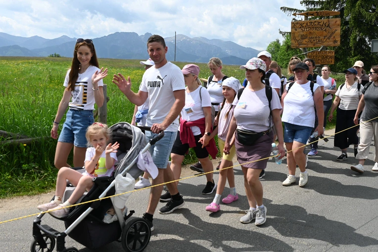 Papież przejechał, oni przeszli