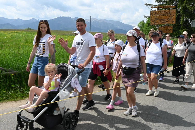 Papież przejechał, oni przeszli