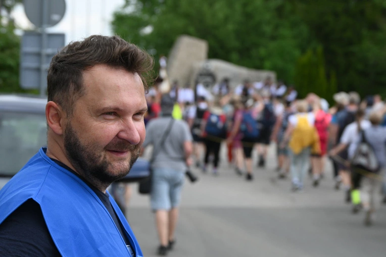 Papież przejechał, oni przeszli