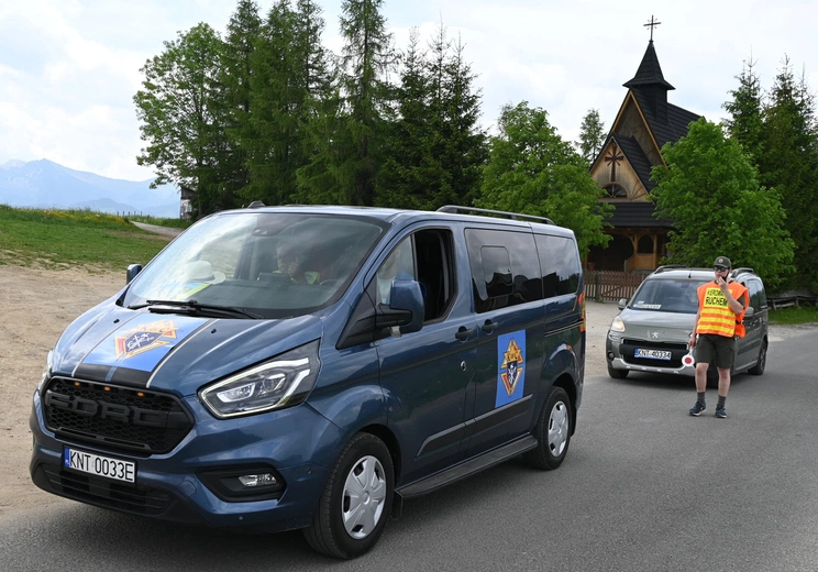 Papież przejechał, oni przeszli