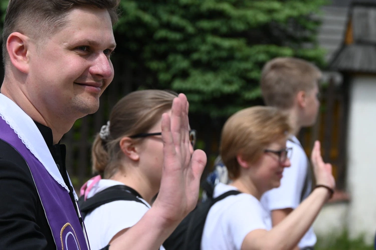 Papież przejechał, oni przeszli