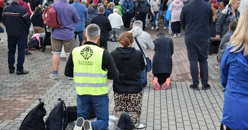 Nocna pielgrzymka kobiet