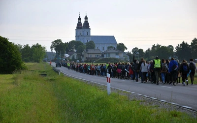800 kobiet nocą pielgrzymowało z Radomia do Starej Błotnicy