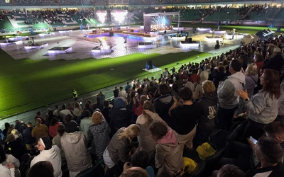 Jezus na Stadionie Legii. Msza św. z abp. Adrianem Galbasem