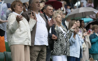 Jezus na Stadionie Legii. Uwielbienie