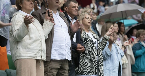 Jezus na Stadionie Legii. Uwielbienie