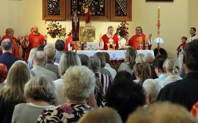 Abp Kupny: Maryja pozostaje w głębokim związku z Duchem Pocieszycielem